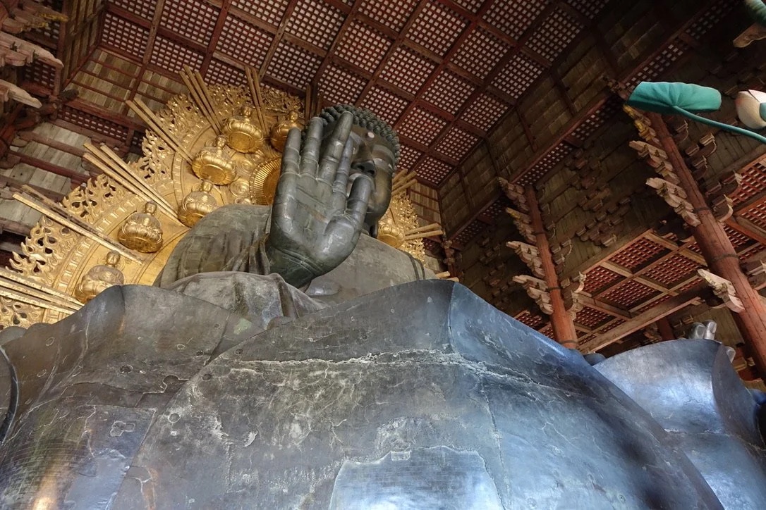 The Great Buddha’s raised right hand.