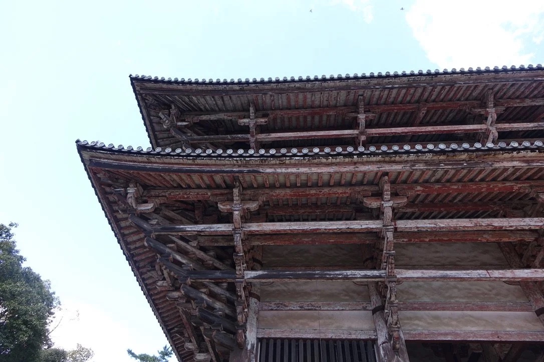 Eaves of the Nigatsudō.