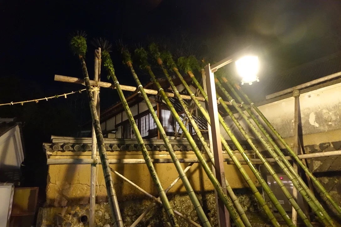 Torch poles and scaffolding readied for Omizutori.