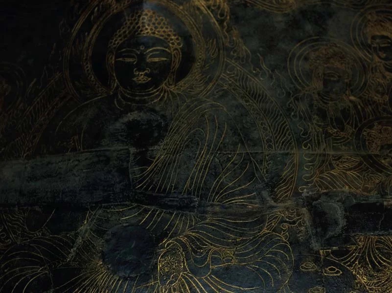 Slide: gilt engraving photograph.